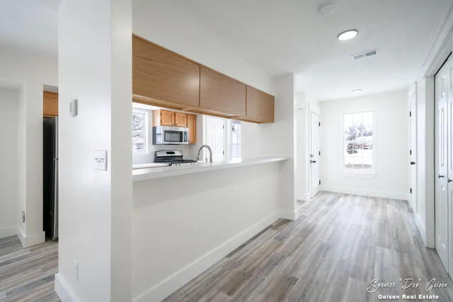 $245,000 | 7032 South Cannon Pl Drive, Unit 28, Rockford, MI 49341