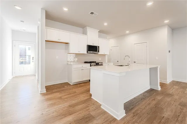 $2,300 | 7325 Mulberry Trace Lane, Flowery Branch, GA 30542