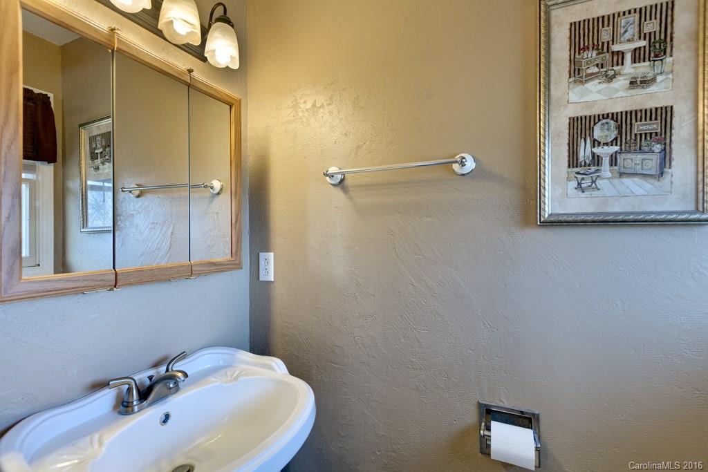 1318 Alexander Road Leicester, NC 28748 - Photo 17 of 20 Gallery Image 17