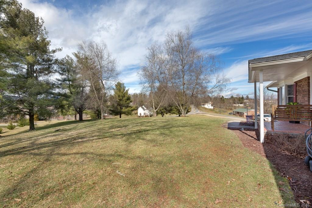 1318 Alexander Road Leicester, NC 28748 - Photo 4 of 20 Gallery Image 4