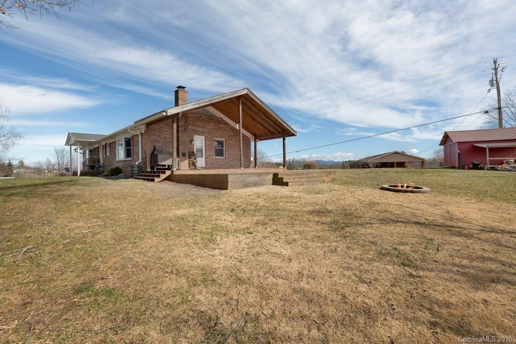 1318 Alexander Road Leicester, NC 28748 - Photo 5 of 20 Gallery Image 5