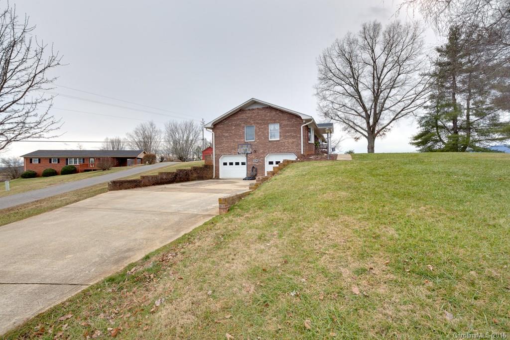 1318 Alexander Road Leicester, NC 28748 - Photo 7 of 20 Gallery Image 7
