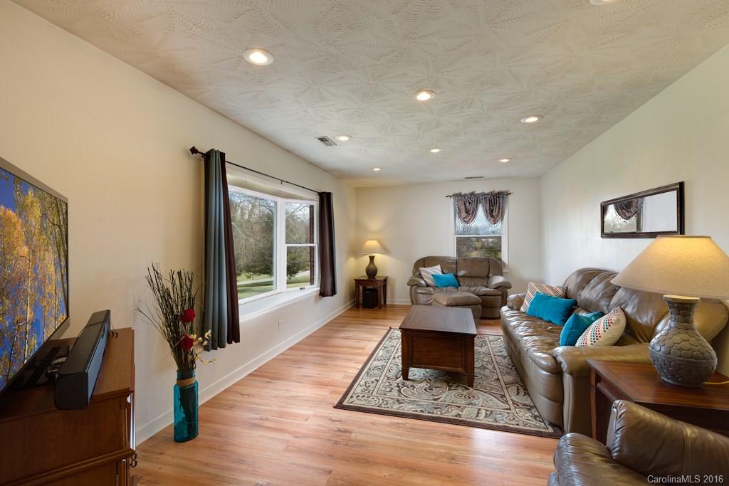 1318 Alexander Road Leicester, NC 28748 - Photo 8 of 20 Gallery Image 8
