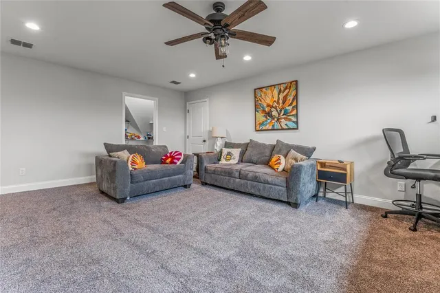 $529,000 | 828 Day Star Drive, Hewitt, TX 76643