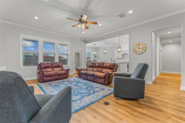 $529,000 | 828 Day Star Drive, Hewitt, TX 76643