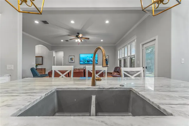 $529,000 | 828 Day Star Drive, Hewitt, TX 76643