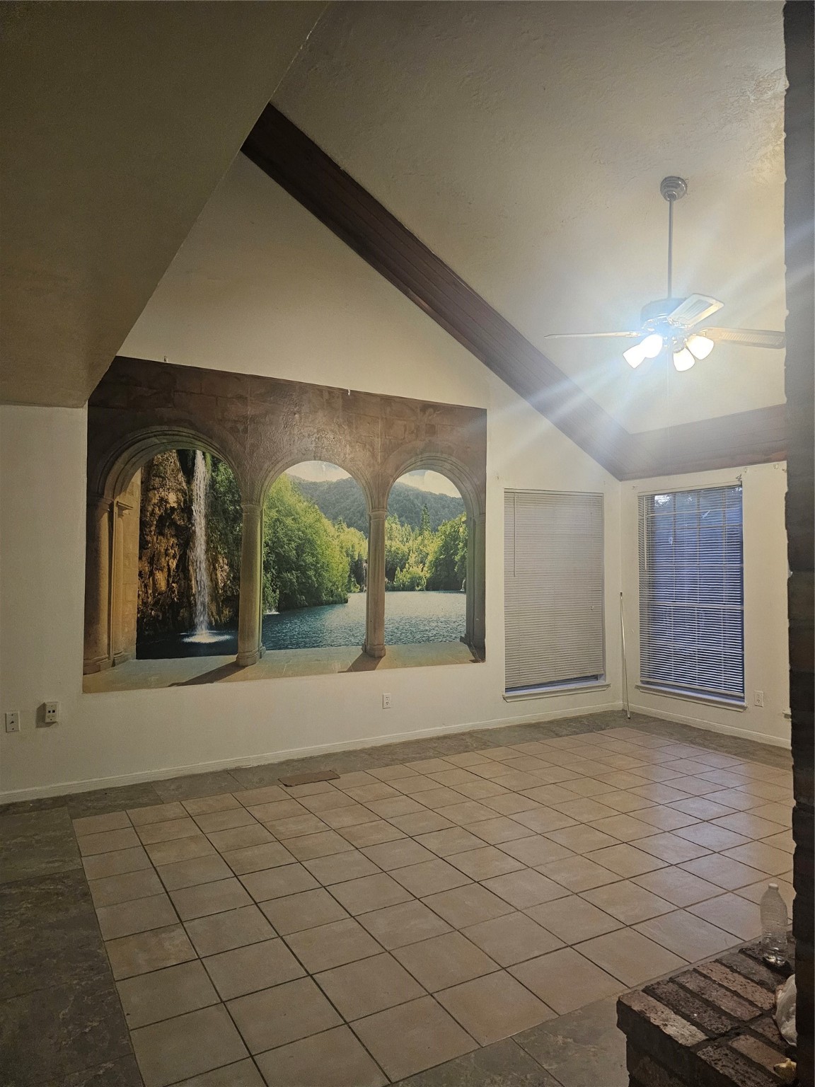 4011 Alshire Drive Spring, TX 77373 - Photo 27 of 34 an empty room with entrance and mirror