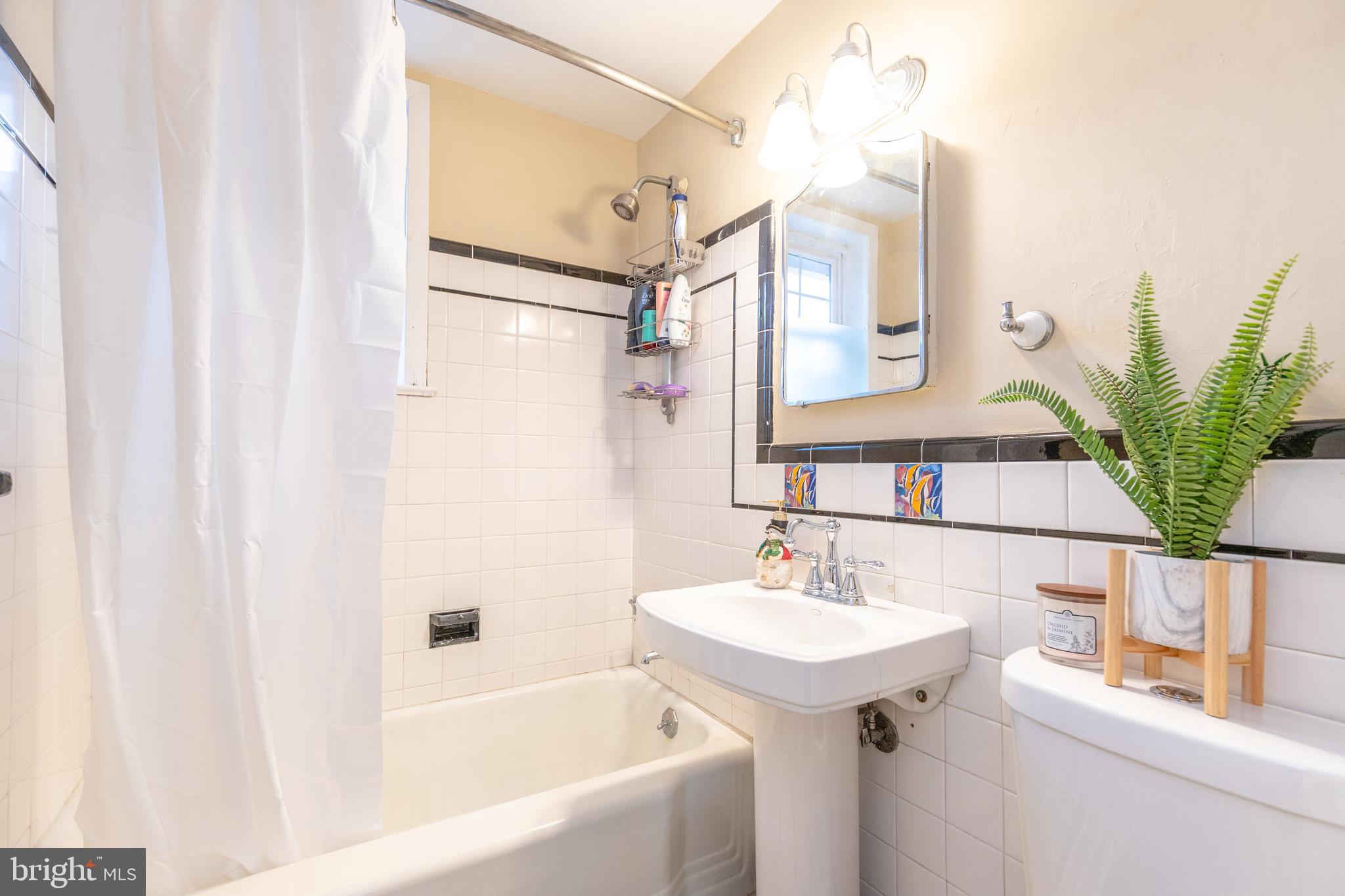 6 Hawthorne Road Broomall, PA 19008 - Photo 12 of 24 Gallery Image 12