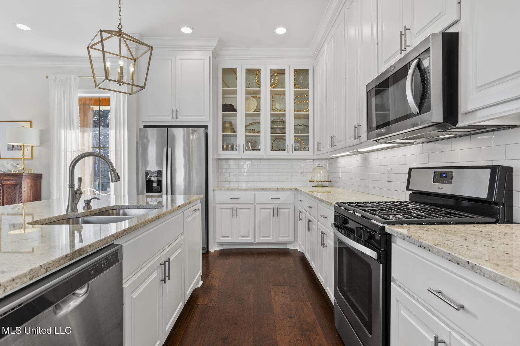 135 Hampton Ridge Madison, MS 39110 - Photo 10 of 35 Lots of Granite Countertop Space