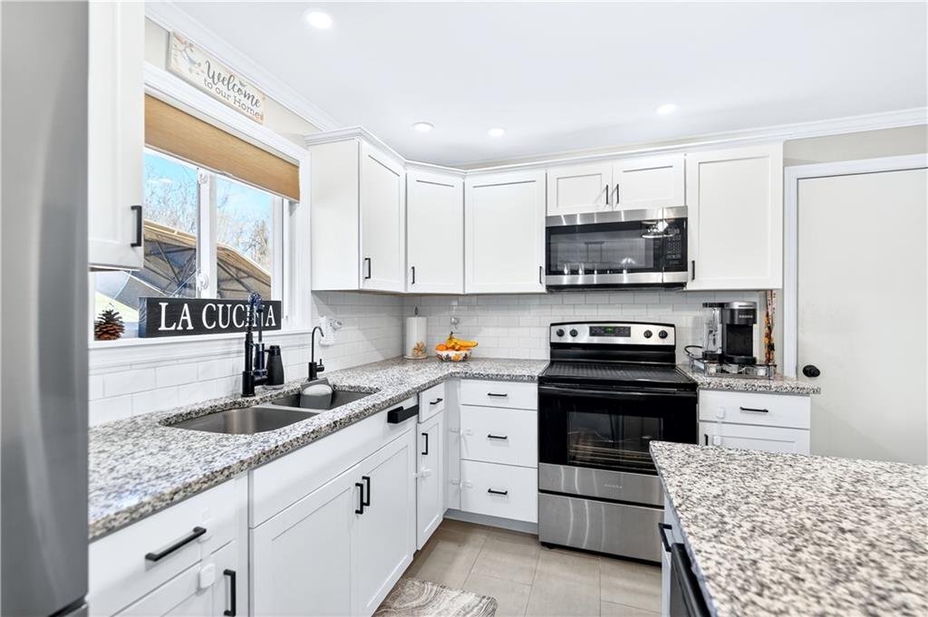 1245 Rostraver Road Belle Vernon, PA 15012 - Photo 12 of 33 FULLY APPLIANCED KITCHEN~
