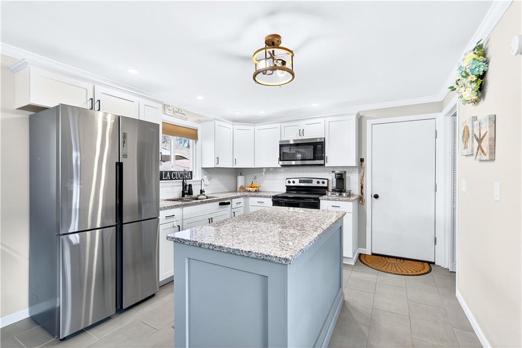 1245 Rostraver Road Belle Vernon, PA 15012 - Photo 9 of 33 LIGHT AND BRIGHT KITCHEN~