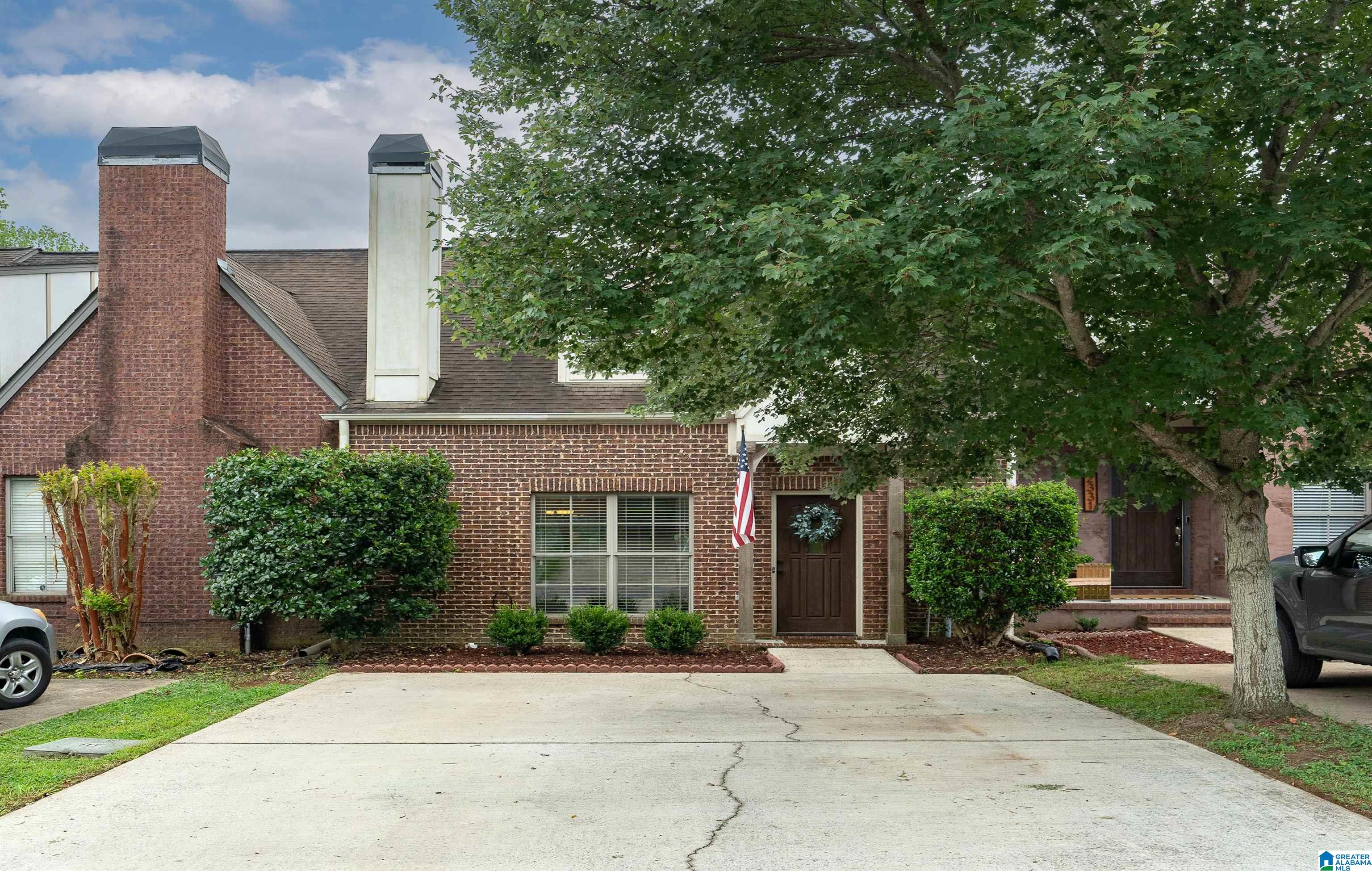 2335 Ridgemont Drive Birmingham, AL 35244 - Photo 2 of 31
