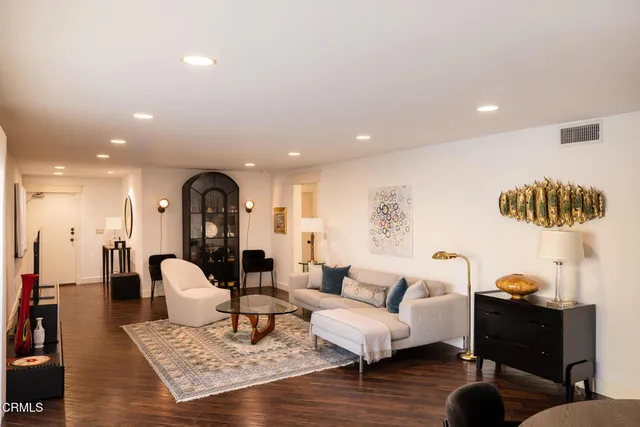 $995,000 | 382 East California Boulevard, Unit 105, Pasadena, CA 91106