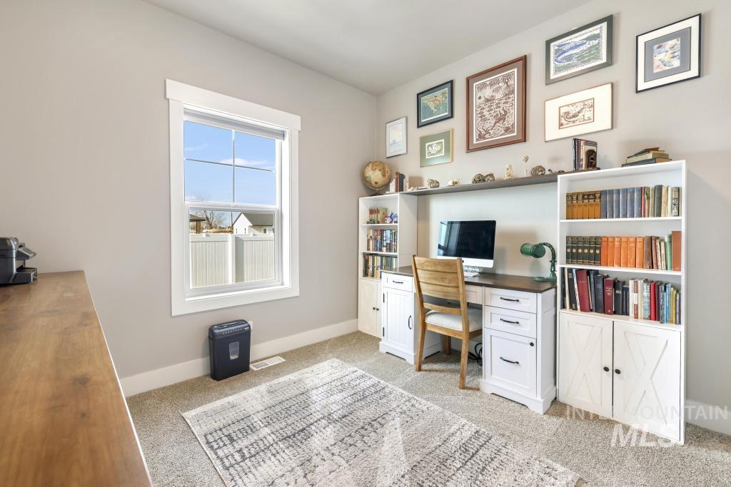 1020 13th Street Rupert, ID 83350 - Photo 24 of 30 Office with light carpet and baseboards