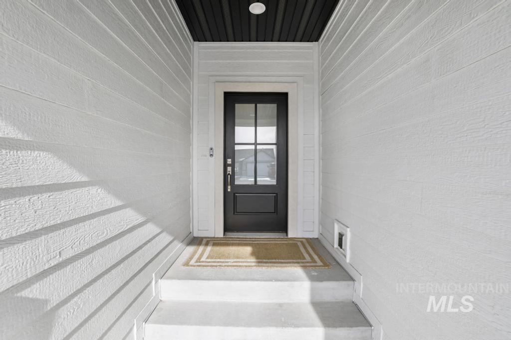 1020 13th Street Rupert, ID 83350 - Photo 6 of 30 View of exterior entry