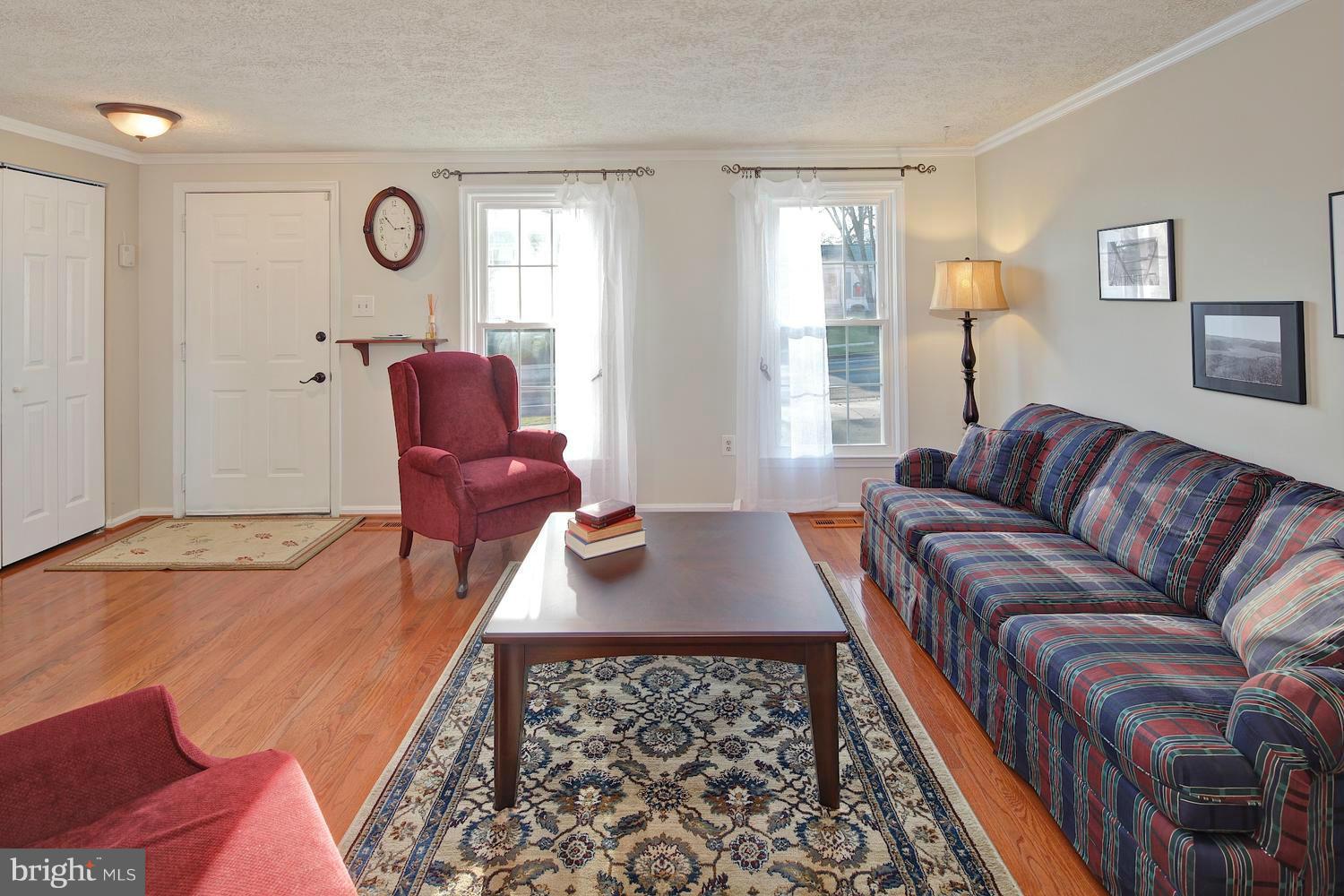 13113 North Point Lane Laurel, MD 20708 - Photo 3 of 30 Living Room