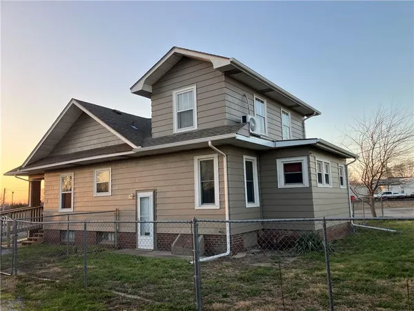 $169,900 | 2118 Walnut Street, Higginsville, MO 64037