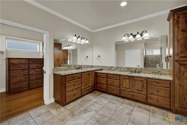 $565,000 | 948 Hudson Lane, New Braunfels, TX 78130