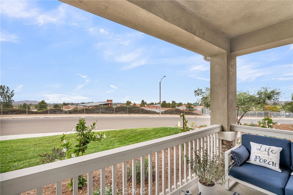 9510 Alta Cresta Avenue Riverside, CA 92508 - Photo 5 of 56