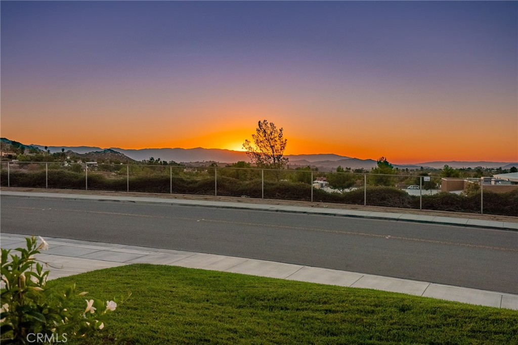 9510 Alta Cresta Avenue Riverside, CA 92508 - Photo 8 of 56