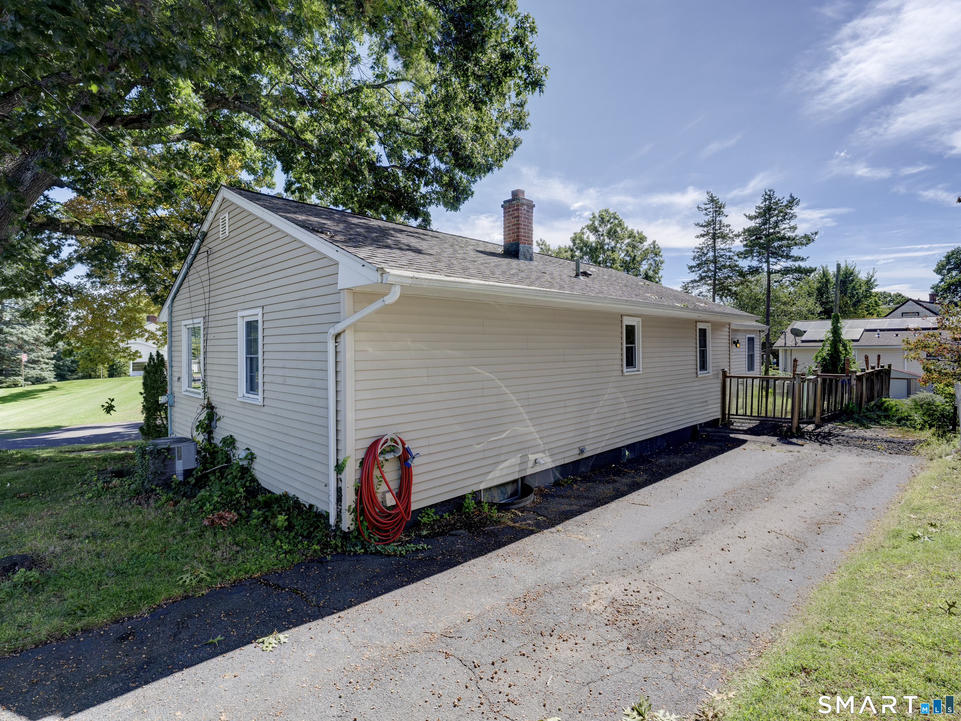 495 Fort Hale Road New Haven, CT 06512 - Photo 4 of 40 Gallery Image 4