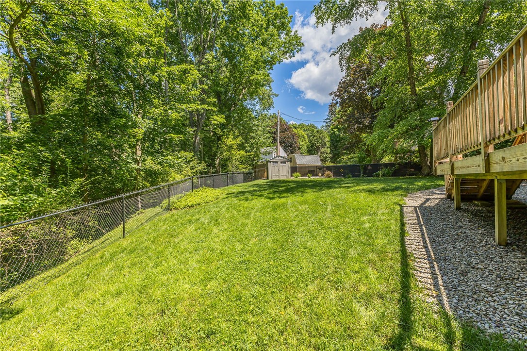 8 Meeting House Road Perinton, NY 14450 - Photo 32 of 40