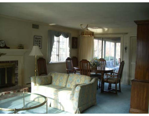 362 South Street Reading, MA 01867 - Photo 3 of 19