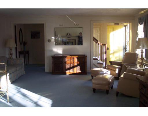 362 South Street Reading, MA 01867 - Photo 6 of 19