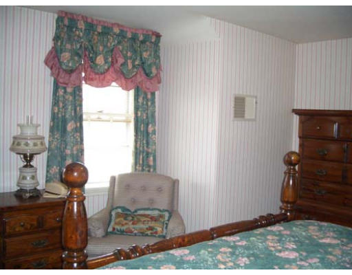 362 South Street Reading, MA 01867 - Photo 10 of 19