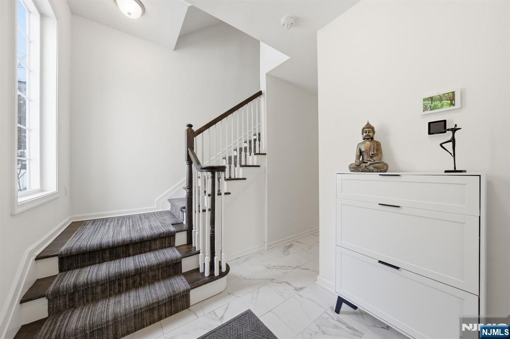 62 Roosevelt Drive Wood-Ridge, NJ 07075 - Photo 4 of 22