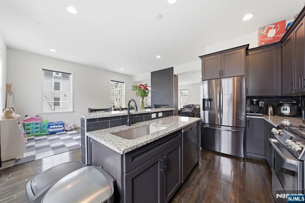 62 Roosevelt Drive Wood-Ridge, NJ 07075 - Photo 9 of 22