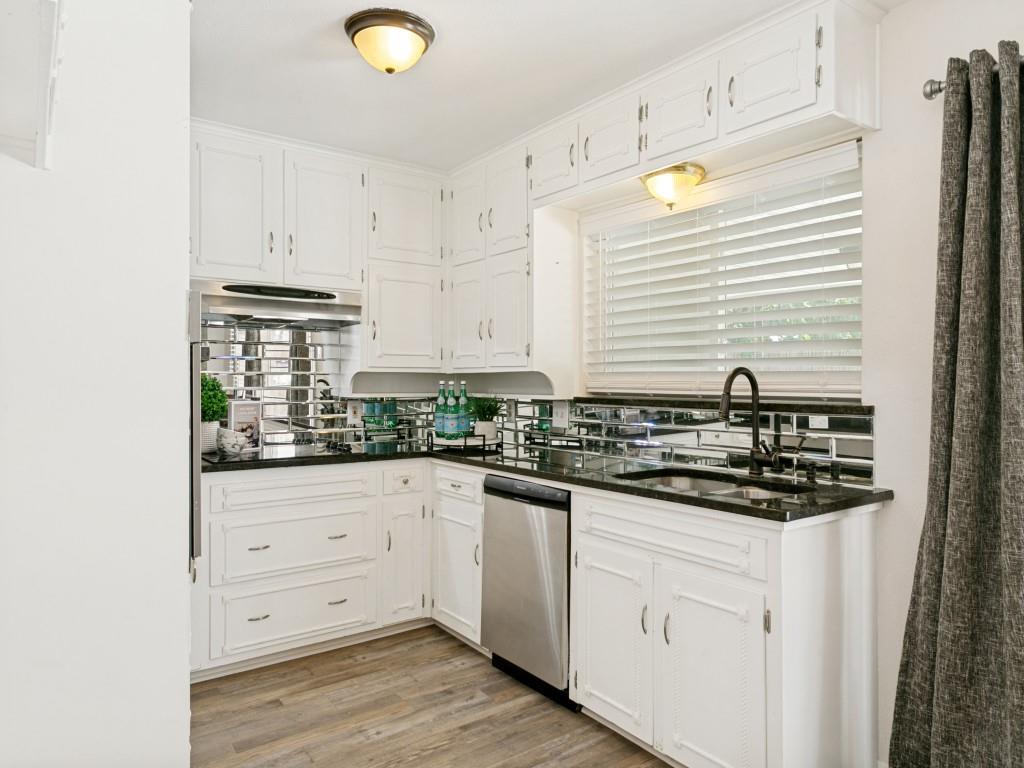 3120 Spring Grove Drive Bedford, TX 76021 - Photo 12 of 26
