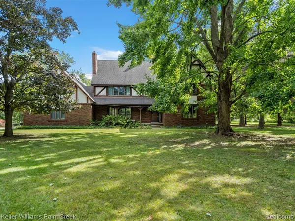 $725,000 | 5500 Seymour Lake Road, Oxford, MI 48371