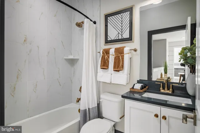 $699,920 | 224 Light Street, Baltimore, MD 21230