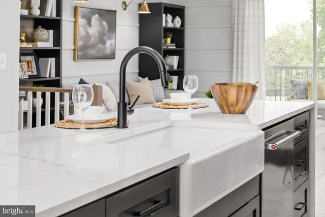 $699,920 | 224 Light Street, Baltimore, MD 21230