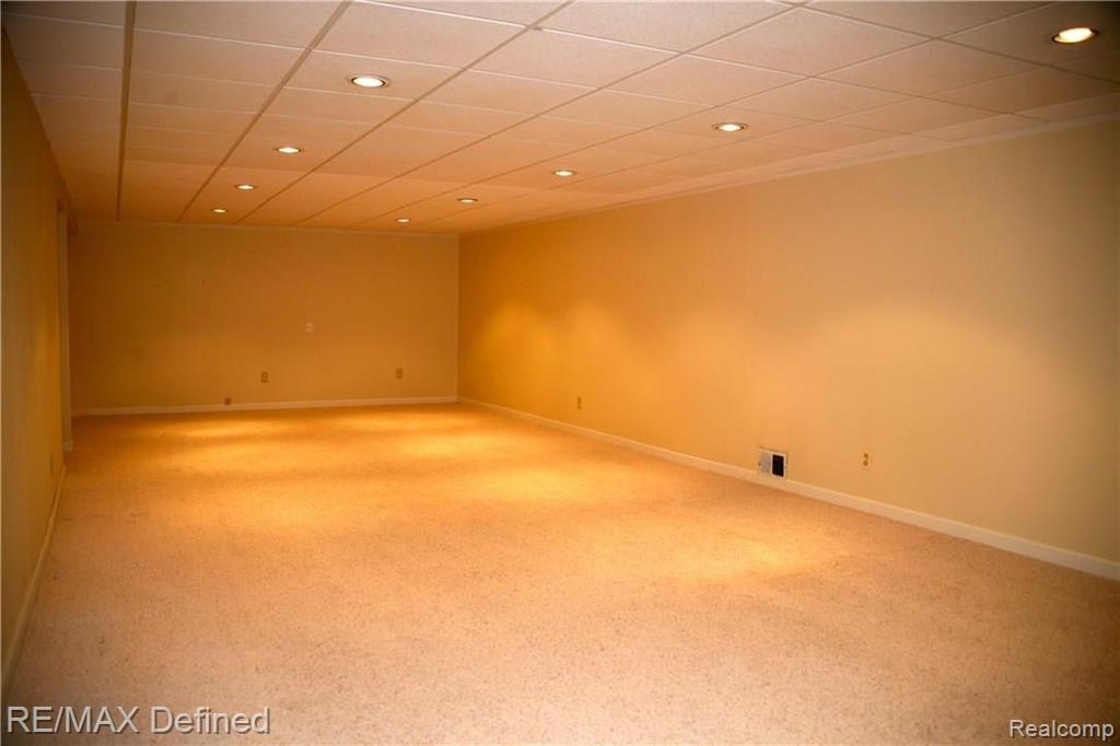 646 Lockport Road Rochester Hills, MI 48307 - Photo 17 of 23