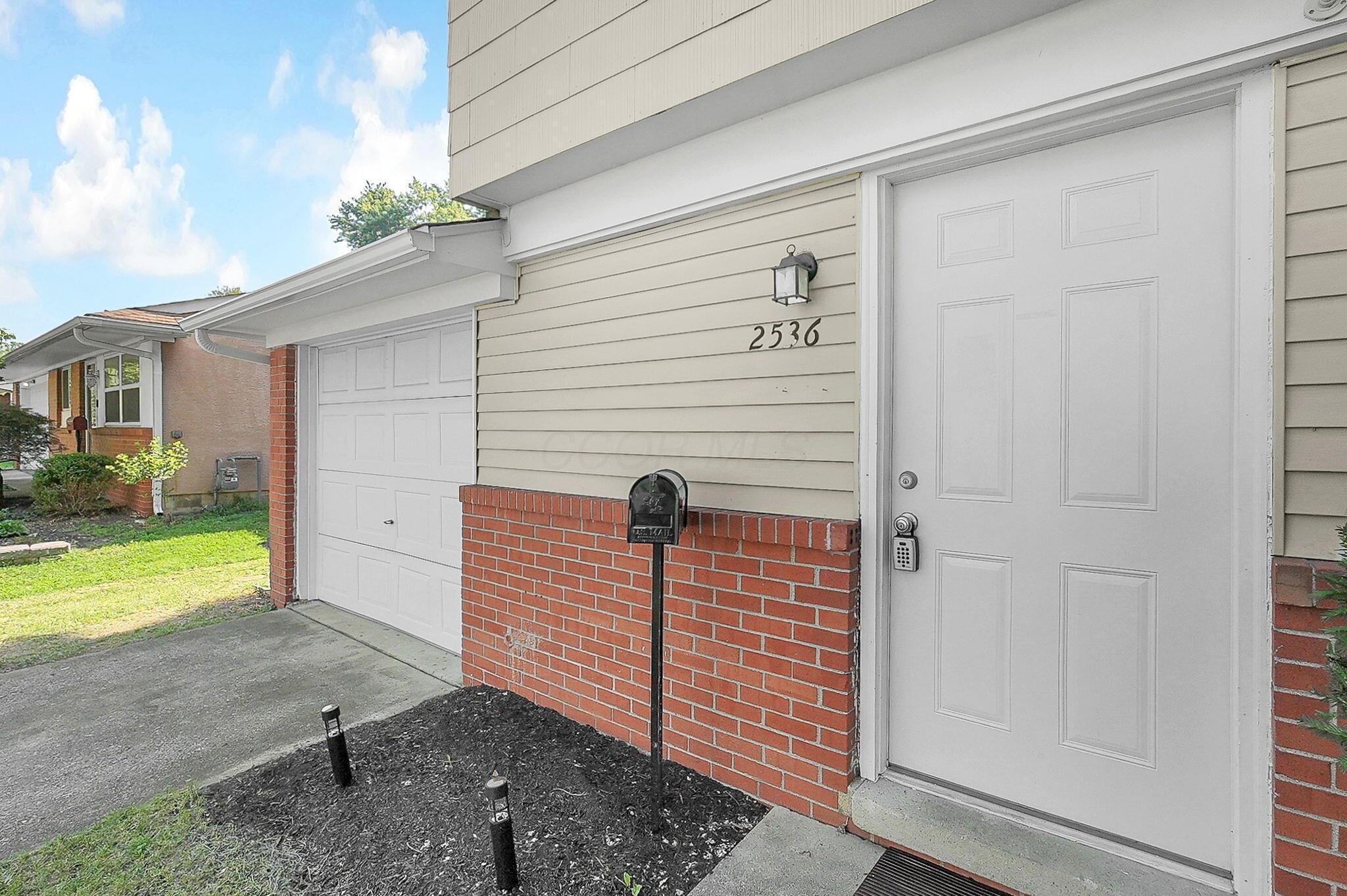 2536 Daily Road Columbus, OH 43232 - Photo 6 of 32 5-web-or-mls-2536-daily-rd