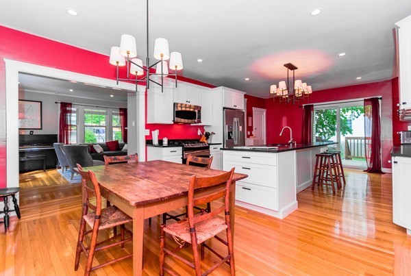 133 Wolcott Road Brookline, MA 02467 - Photo 5 of 24