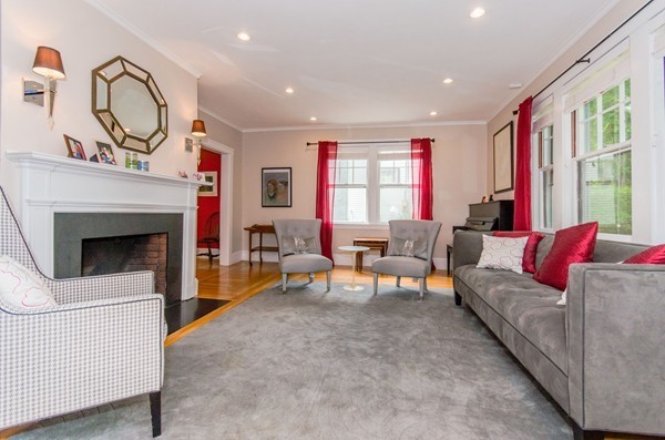 133 Wolcott Road Brookline, MA 02467 - Photo 8 of 24