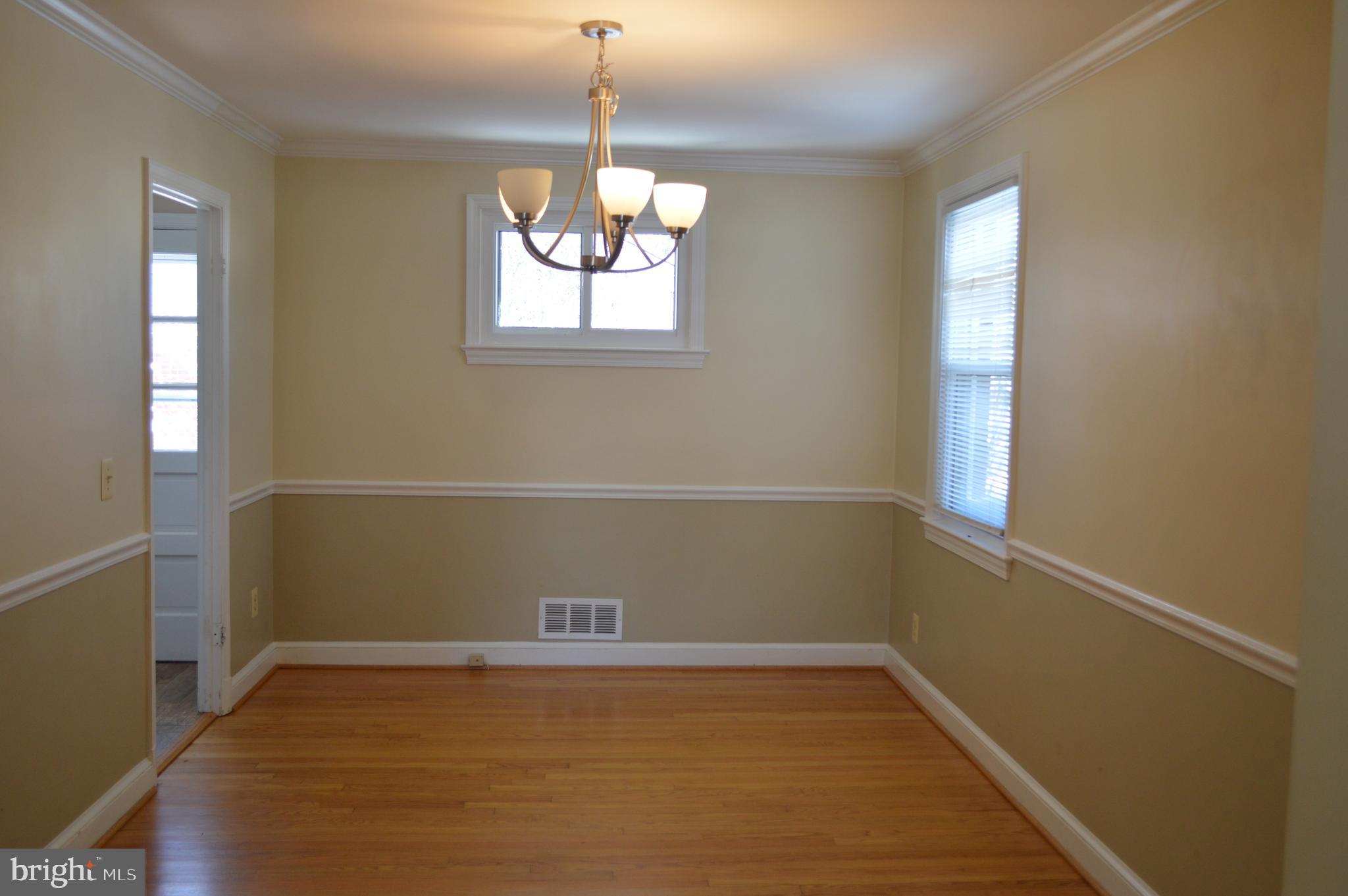 10110 Portland Road Silver Spring, MD 20901 - Photo 12 of 39 Formal dining Room