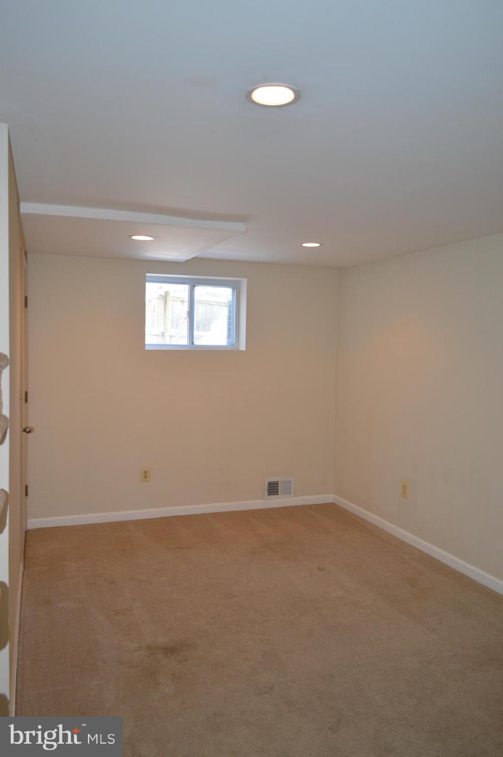 10110 Portland Road Silver Spring, MD 20901 - Photo 23 of 39