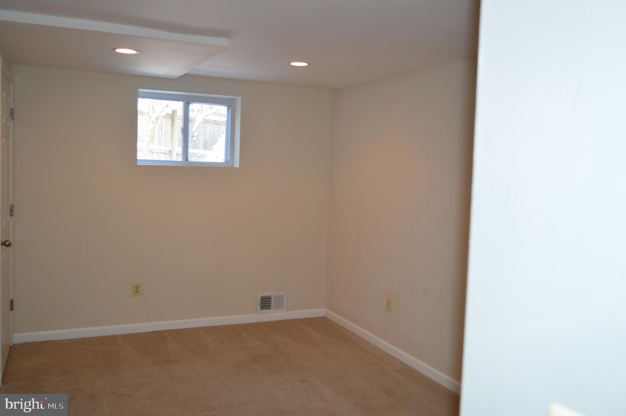 10110 Portland Road Silver Spring, MD 20901 - Photo 36 of 39 Office area