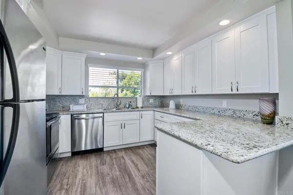 $3,950 | 6677 Paseo Del Norte, Unit B, Carlsbad, CA 92011