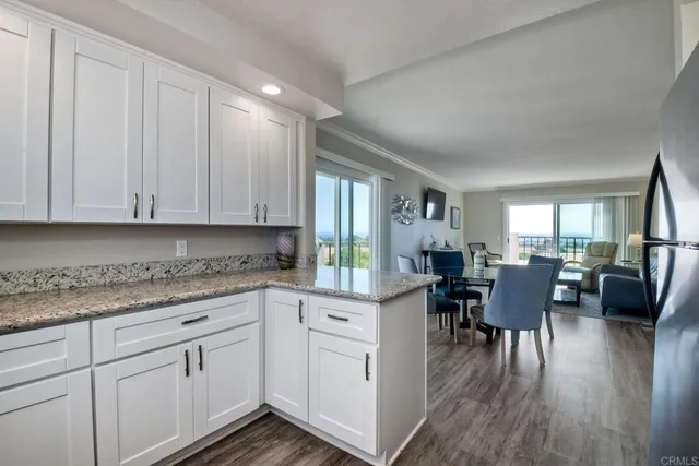 $3,950 | 6677 Paseo Del Norte, Unit B, Carlsbad, CA 92011