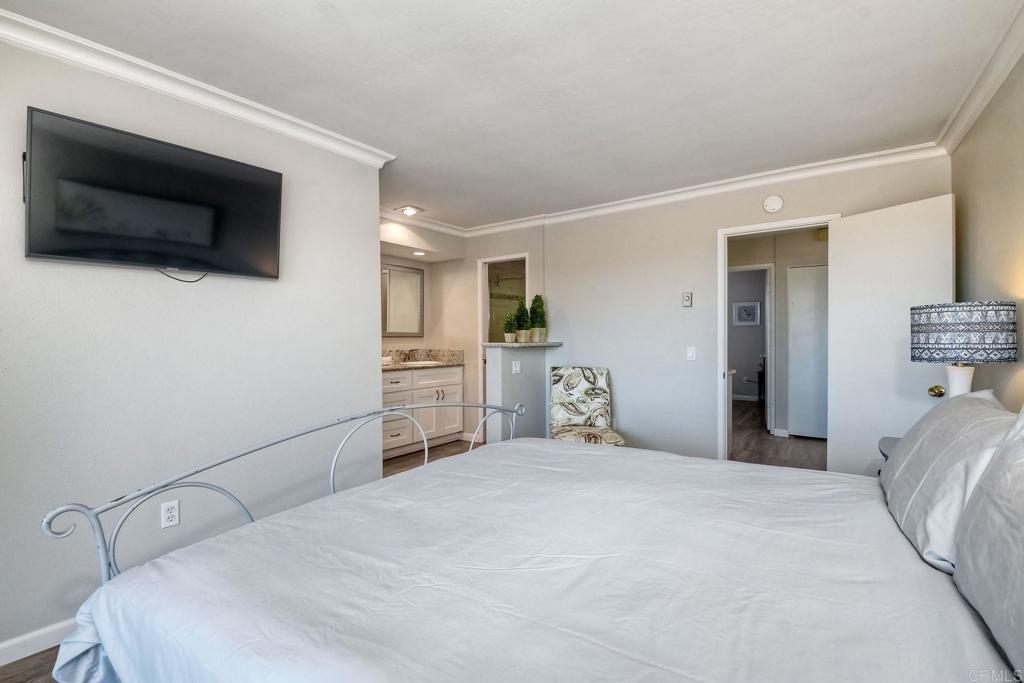 6677 Paseo Del Norte, Unit B Carlsbad, CA 92011 - Photo 9 of 21