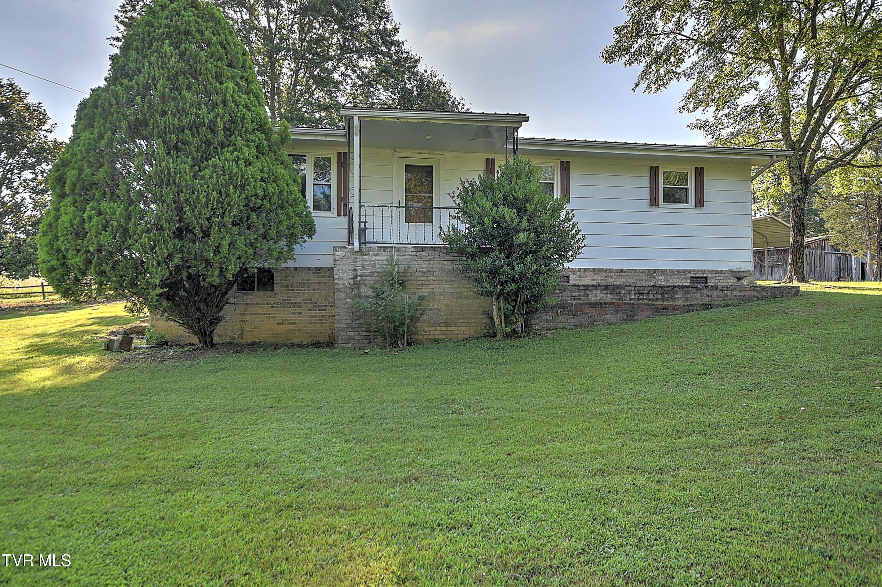 805 Dixie Road Greeneville, TN 37743 - Photo 1 of 63 805 Dixie JK-3