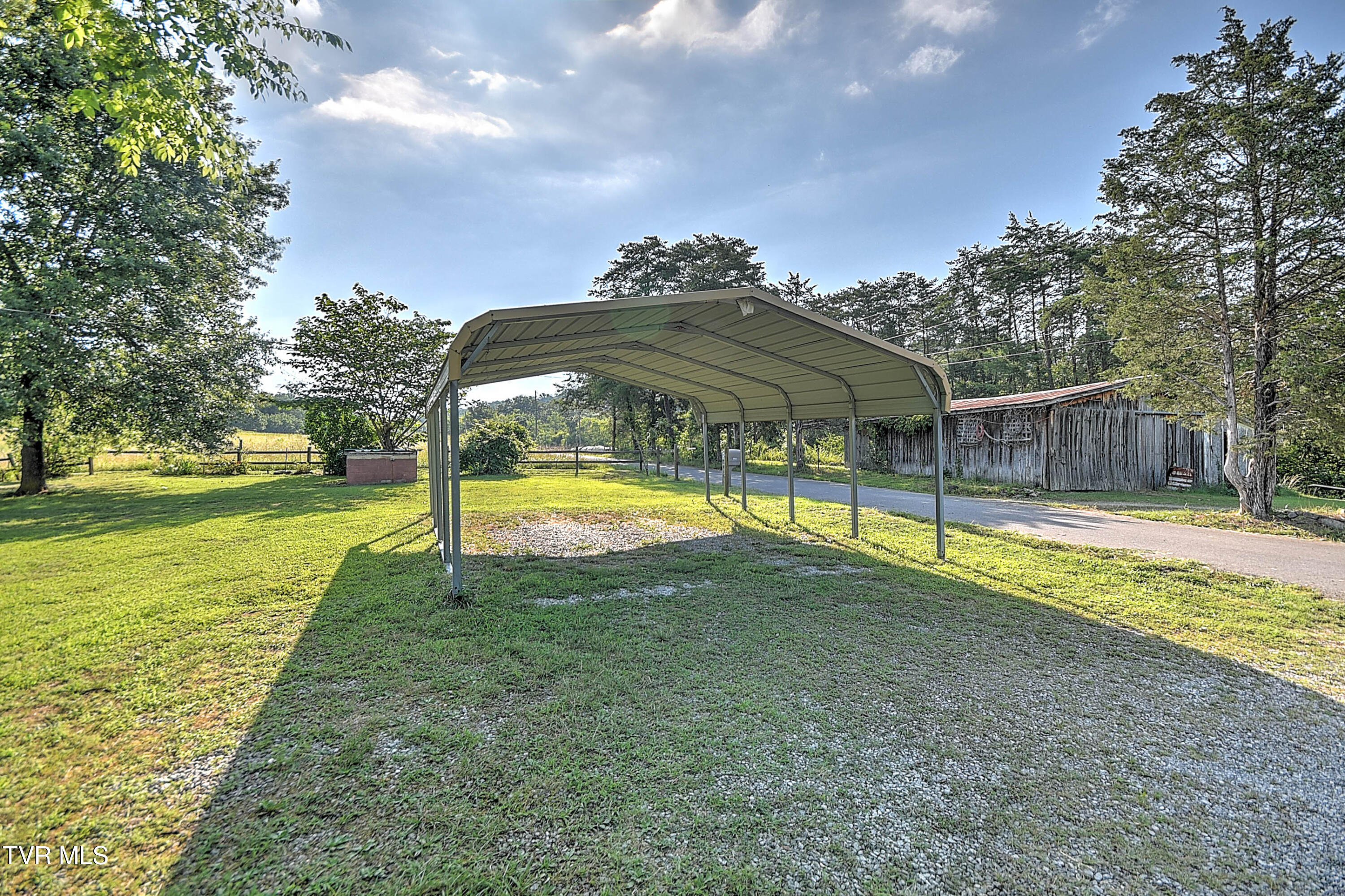 805 Dixie Road Greeneville, TN 37743 - Photo 12 of 63 805 Dixie JK-37