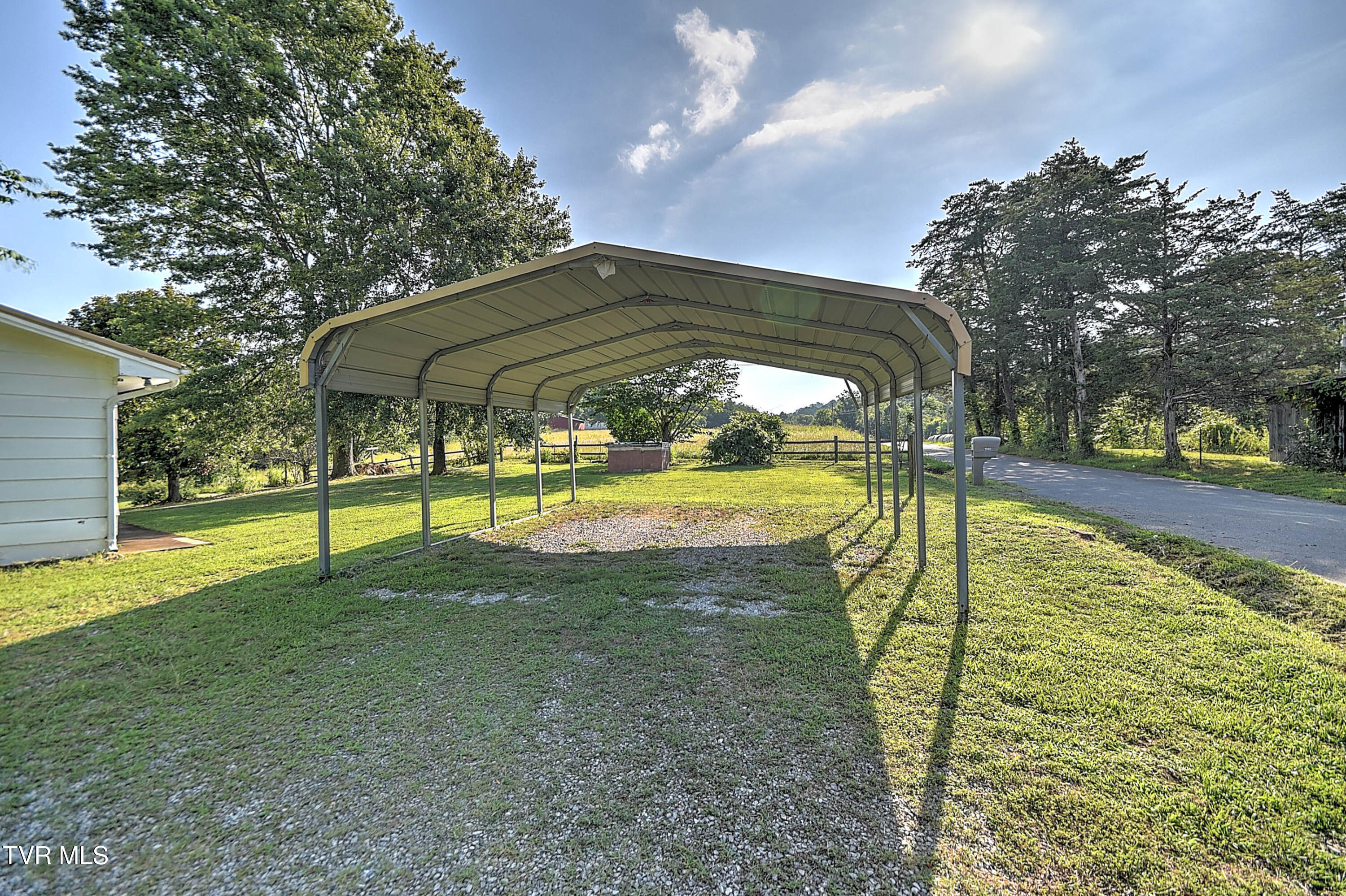 805 Dixie Road Greeneville, TN 37743 - Photo 13 of 63 805 Dixie JK-38