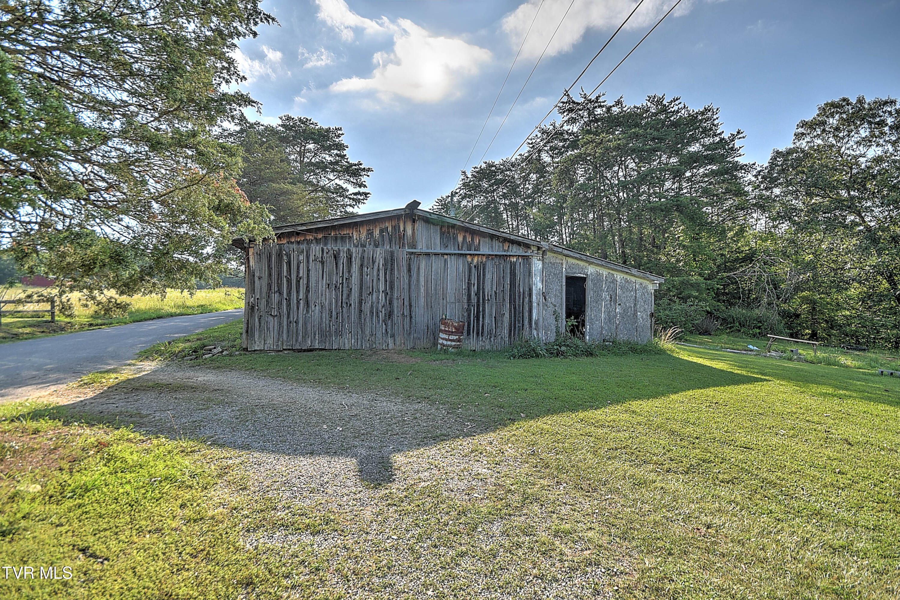 805 Dixie Road Greeneville, TN 37743 - Photo 15 of 63 805 Dixie JK-40