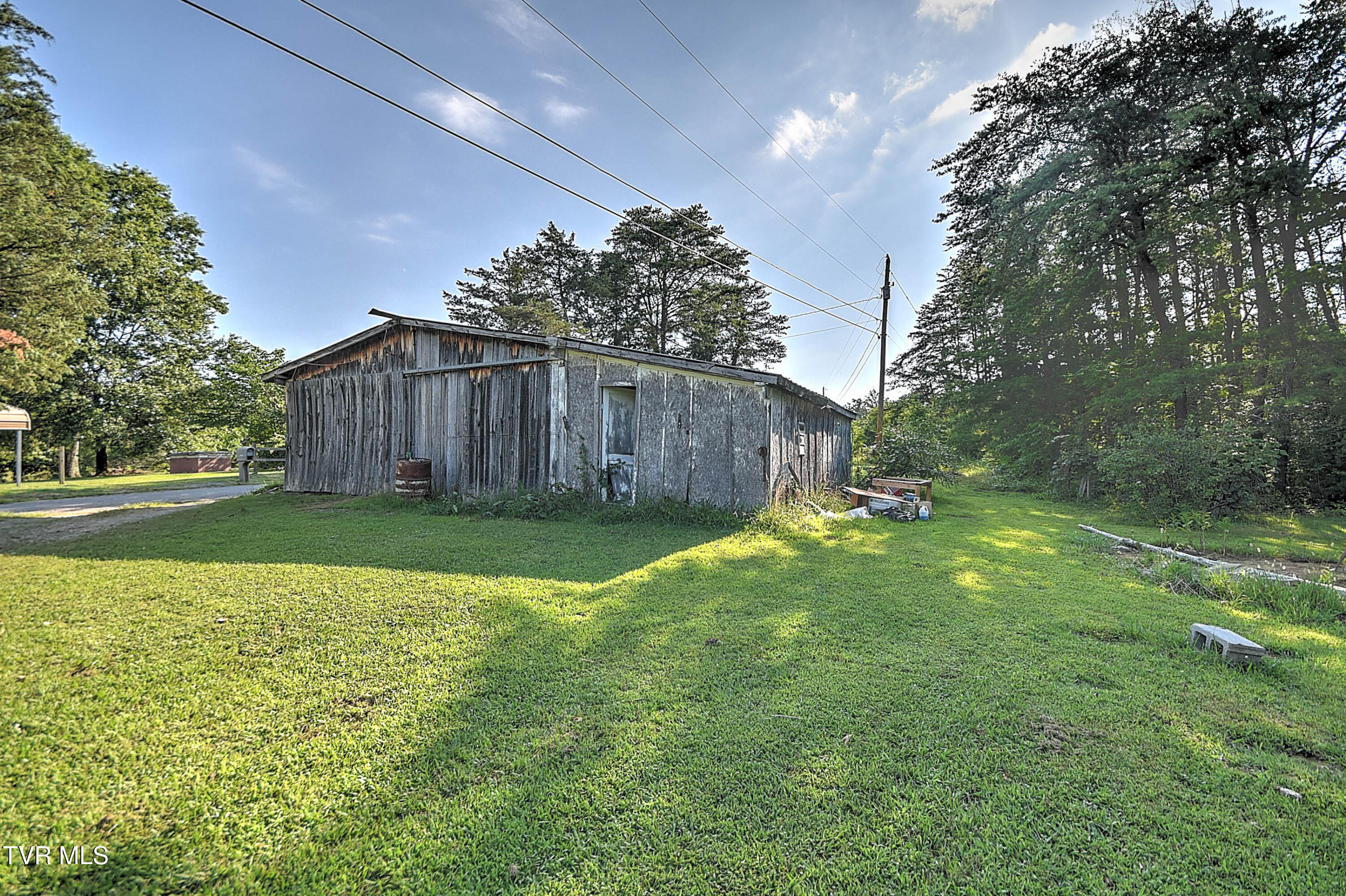 805 Dixie Road Greeneville, TN 37743 - Photo 16 of 63 805 Dixie JK-41